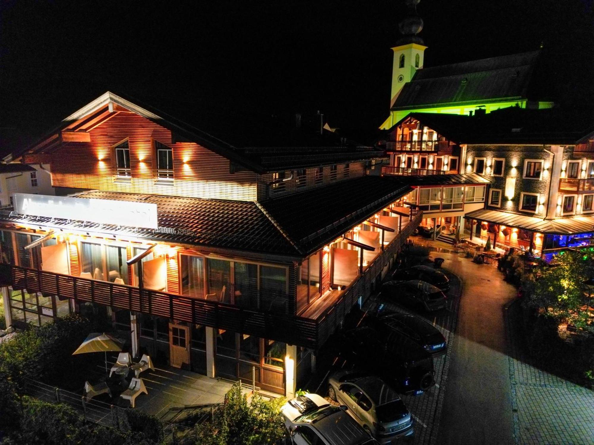 Design Alpenliebe - - - - Boutique-flair - - - - Inzell